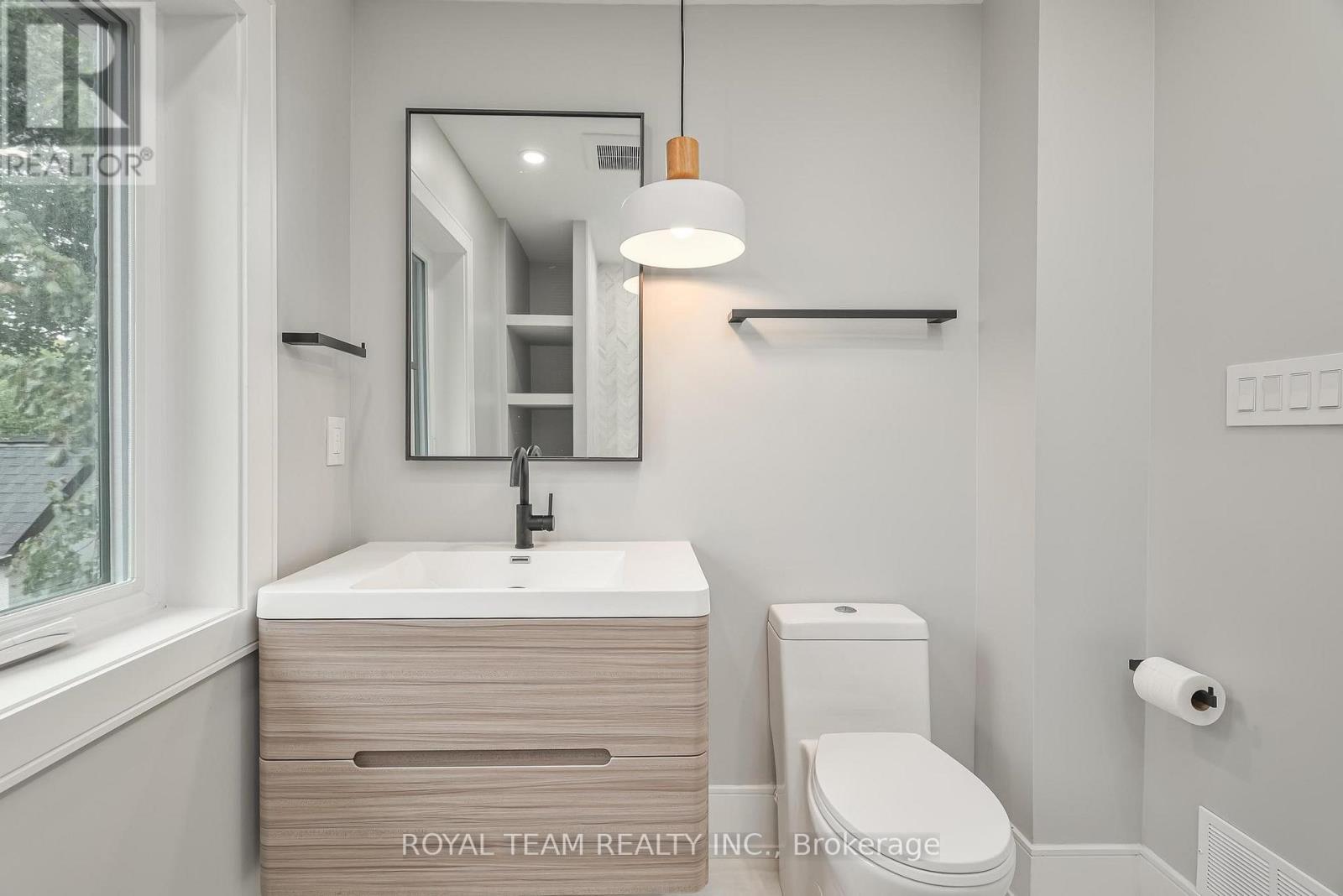 150 St Johns Road, Toronto, Ontario  M6P 1T9 - Photo 33 - W12428881