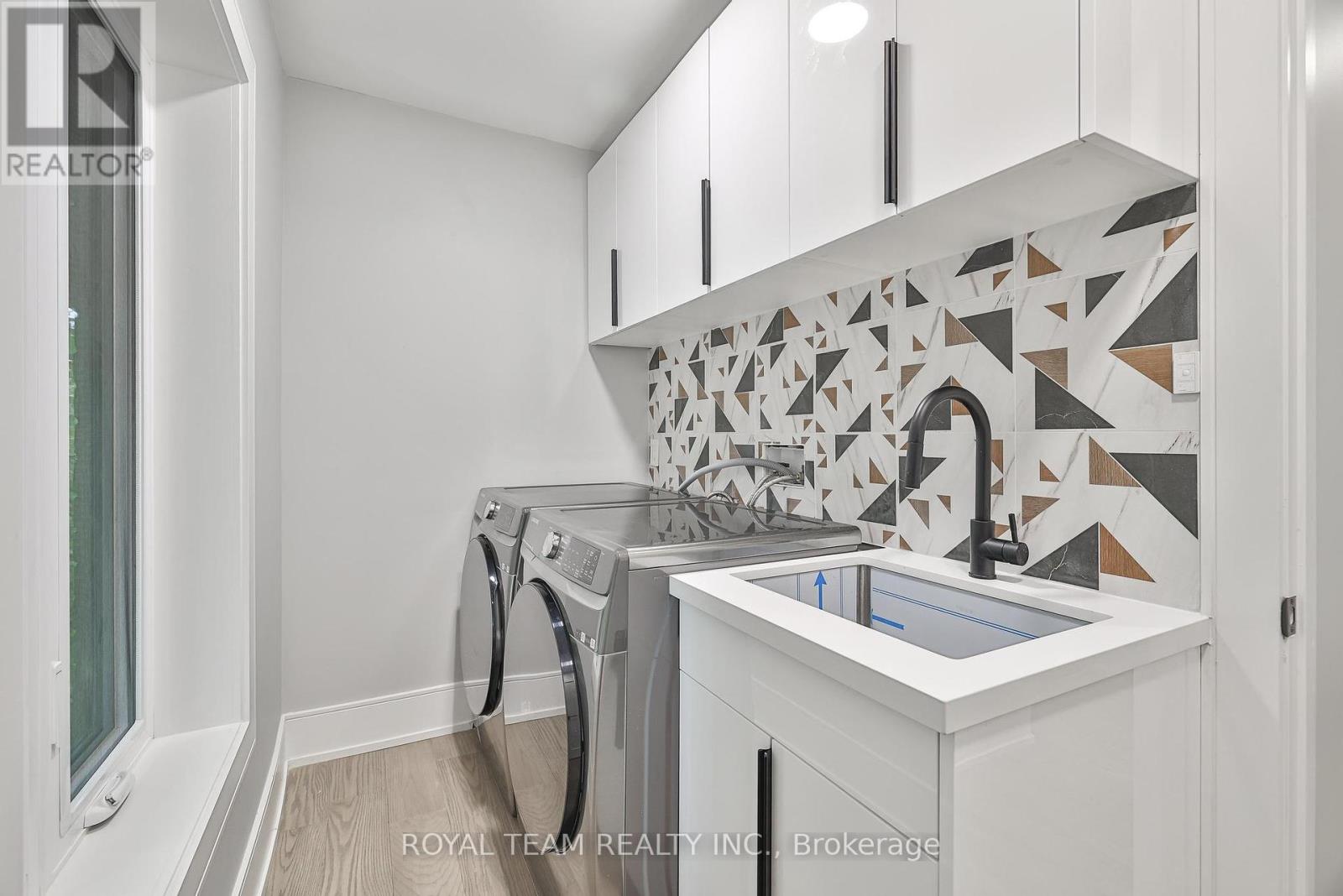 150 St Johns Road, Toronto, Ontario  M6P 1T9 - Photo 34 - W12428881