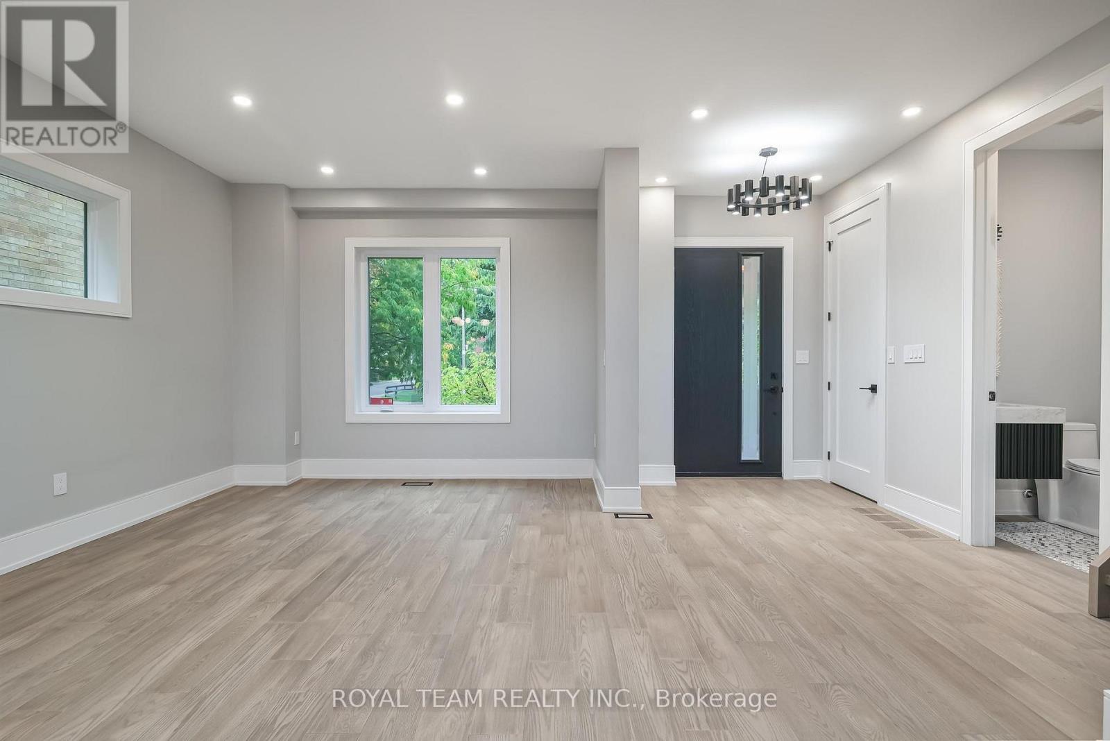150 St Johns Road, Toronto, Ontario  M6P 1T9 - Photo 4 - W12428881