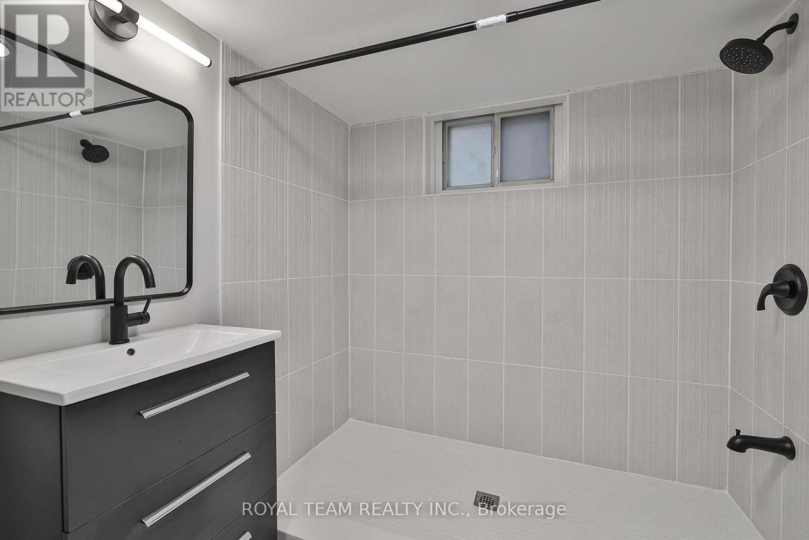 150 St Johns Road, Toronto, Ontario  M6P 1T9 - Photo 42 - W12428881