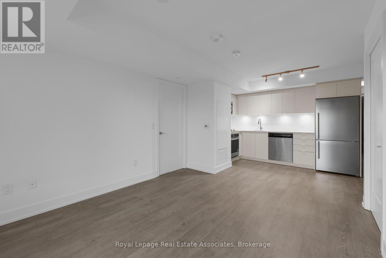 636 - 5 Mabelle Avenue, Toronto, Ontario  M9A 0C8 - Photo 11 - W12359652