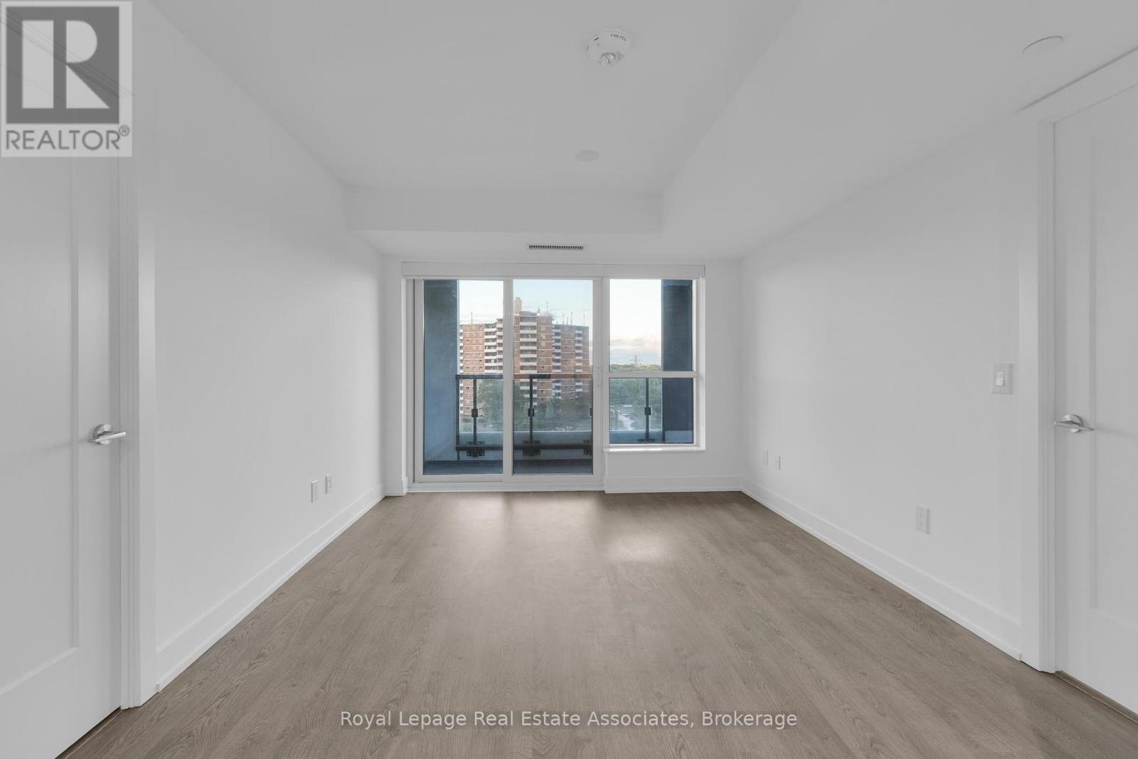 636 - 5 Mabelle Avenue, Toronto, Ontario  M9A 0C8 - Photo 8 - W12359652