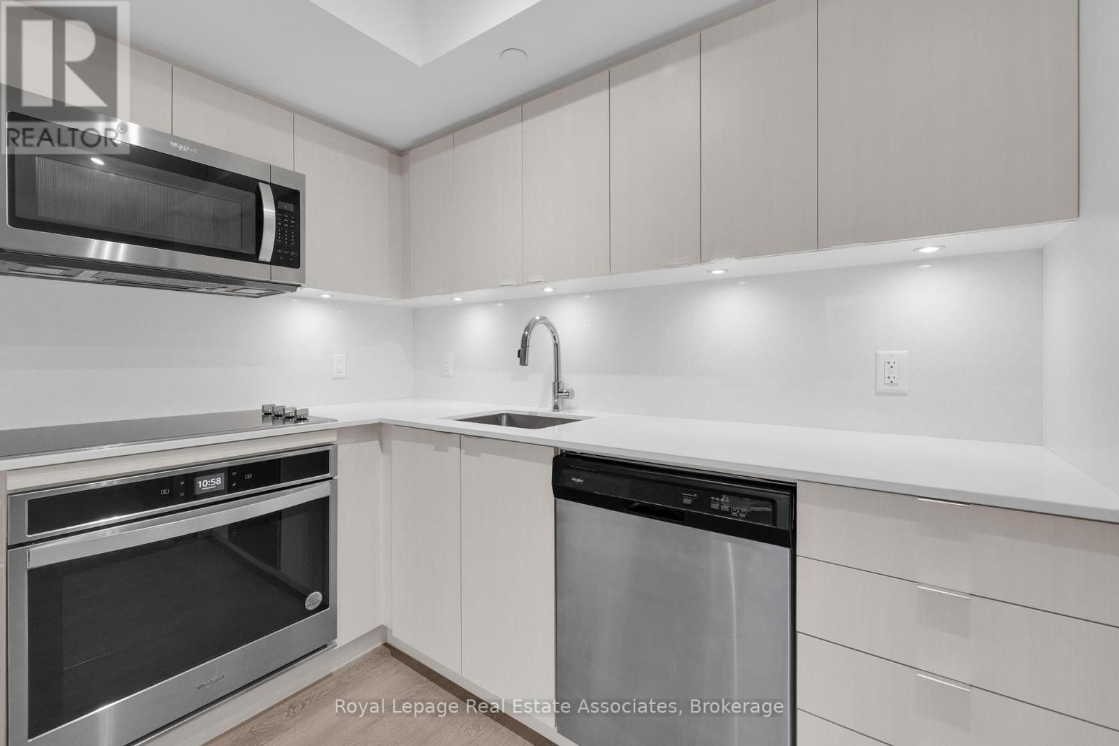 636 - 5 Mabelle Avenue, Toronto, Ontario  M9A 0C8 - Photo 3 - W12359652