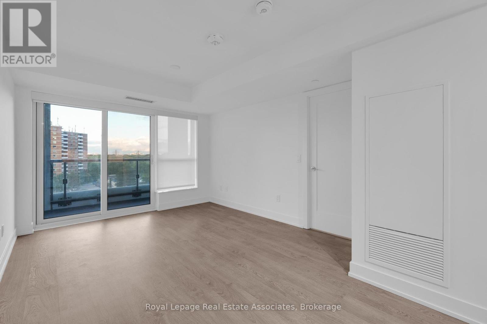 636 - 5 Mabelle Avenue, Toronto, Ontario  M9A 0C8 - Photo 5 - W12359652