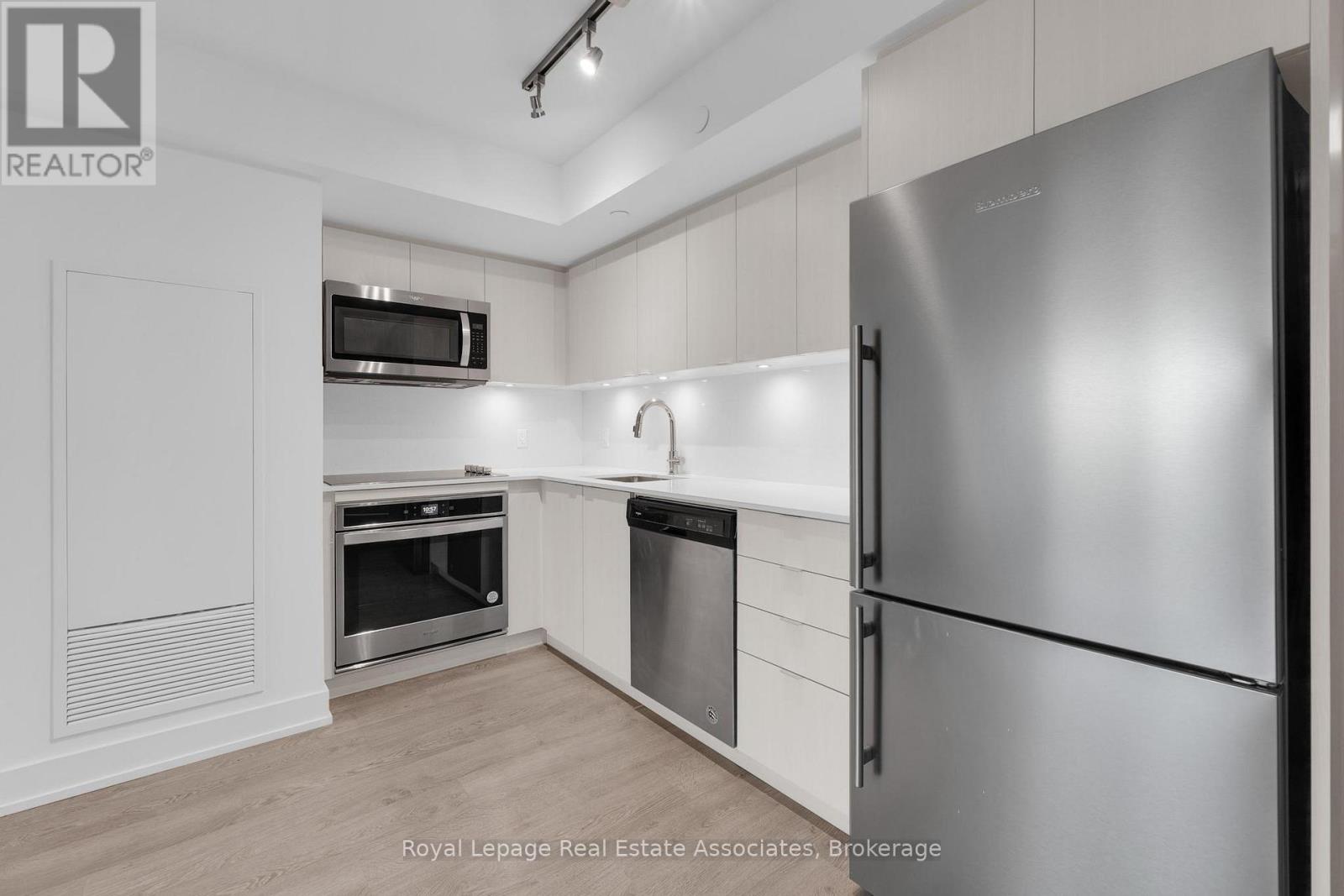 636 - 5 Mabelle Avenue, Toronto, Ontario  M9A 0C8 - Photo 18 - W12359652