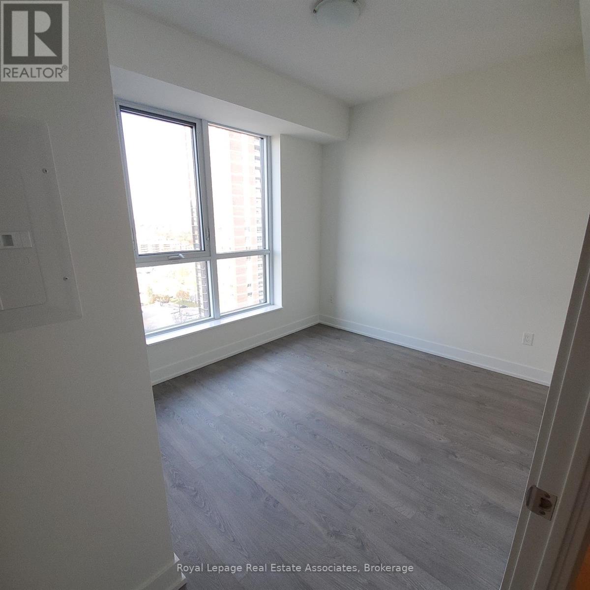1917 - 9 Mabelle Avenue, Toronto, Ontario  M9A 0E1 - Photo 5 - W12422541