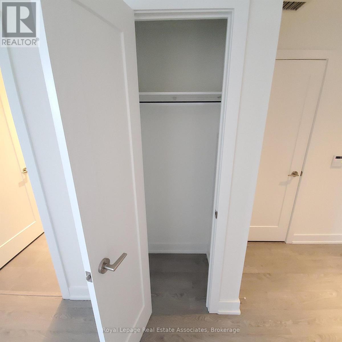 1917 - 9 Mabelle Avenue, Toronto, Ontario  M9A 0E1 - Photo 6 - W12422541