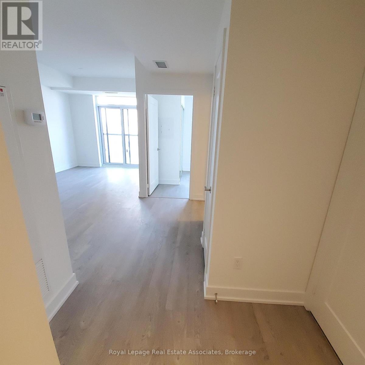 1917 - 9 Mabelle Avenue, Toronto, Ontario  M9A 0E1 - Photo 2 - W12422541