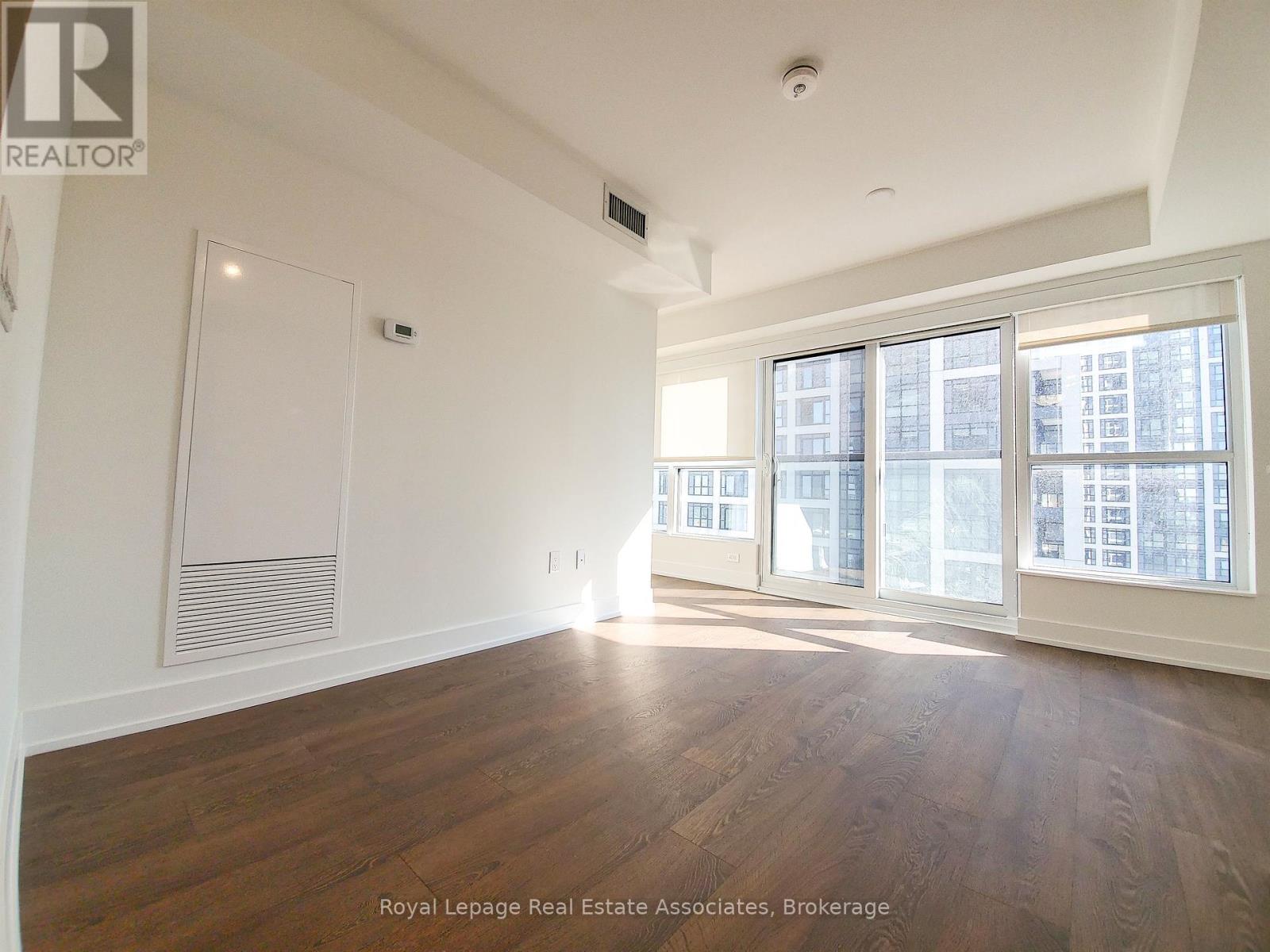 1531 - 5 Mabelle Avenue, Toronto, Ontario  M9A 0C8 - Photo 2 - W12428532