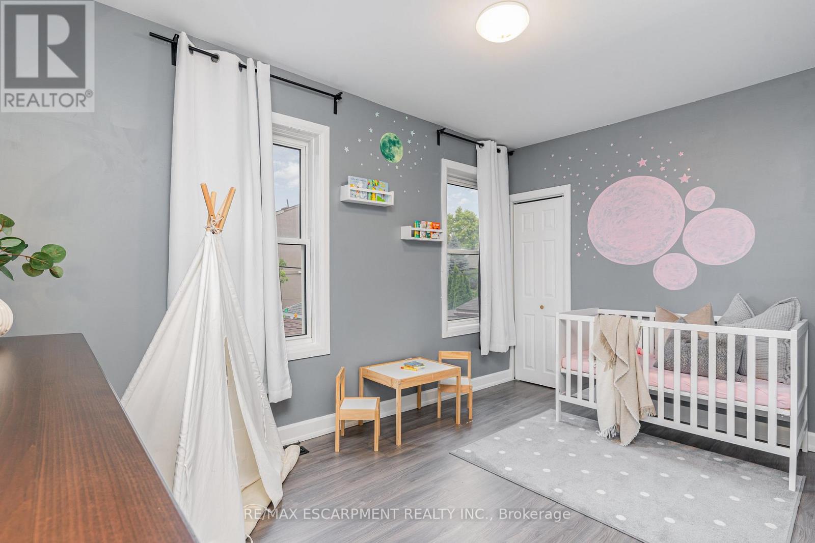 4 Robins Avenue, Hamilton, Ontario  L8H 4M6 - Photo 18 - X12428834