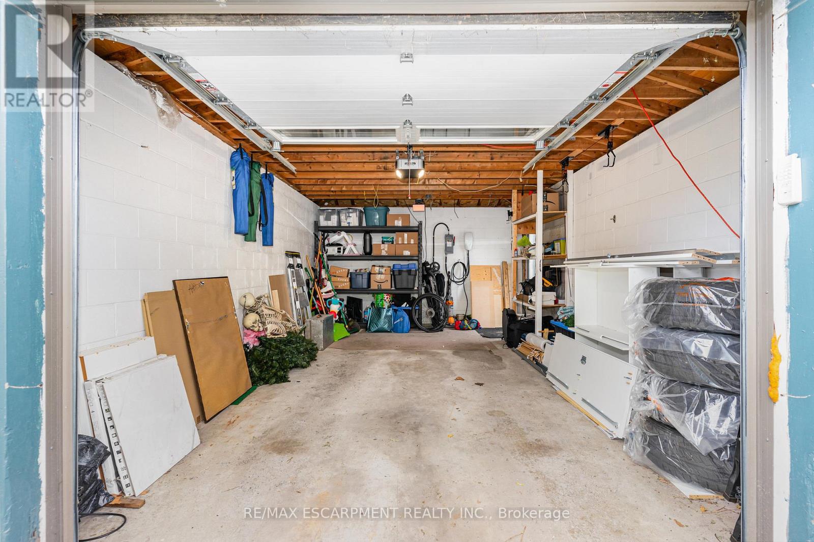 4 Robins Avenue, Hamilton, Ontario  L8H 4M6 - Photo 21 - X12428834