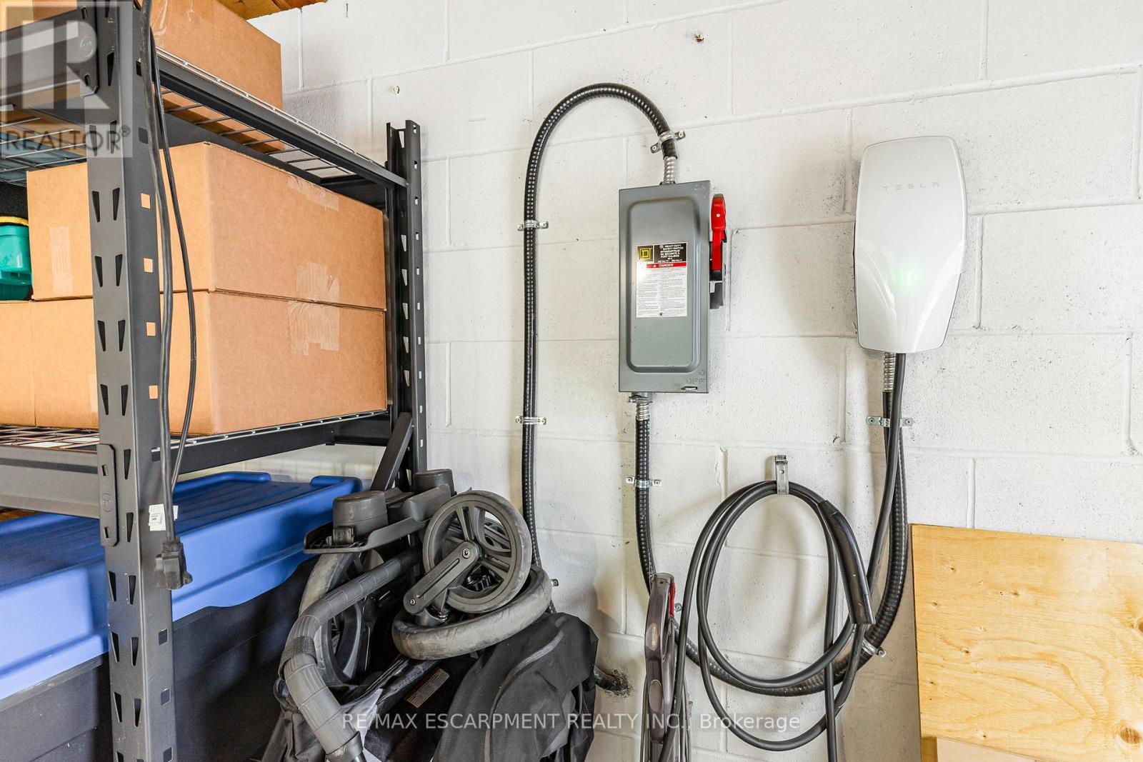 4 Robins Avenue, Hamilton, Ontario  L8H 4M6 - Photo 22 - X12428834