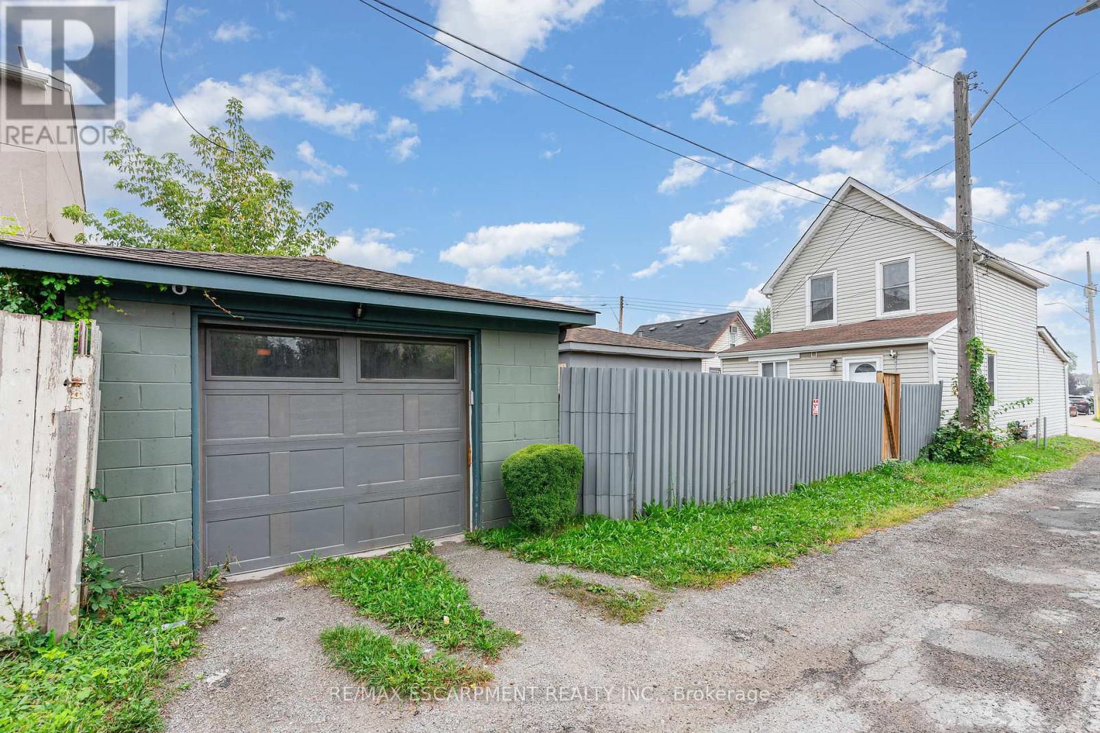4 Robins Avenue, Hamilton, Ontario  L8H 4M6 - Photo 23 - X12428834