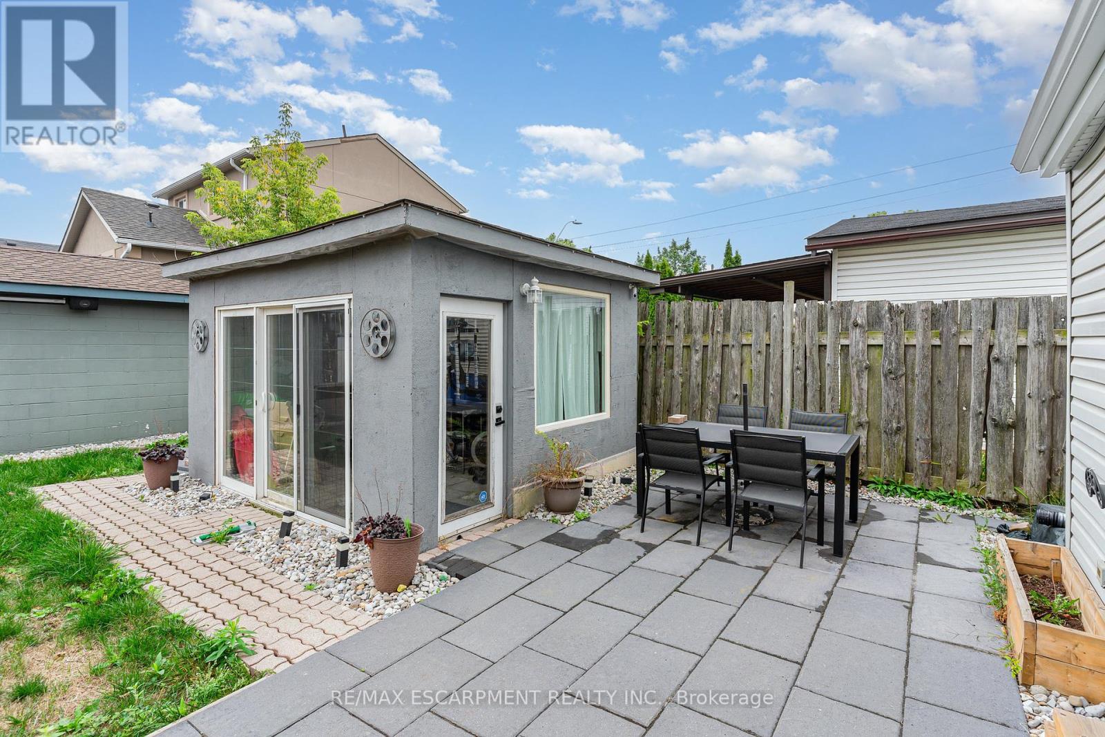 4 Robins Avenue, Hamilton, Ontario  L8H 4M6 - Photo 24 - X12428834