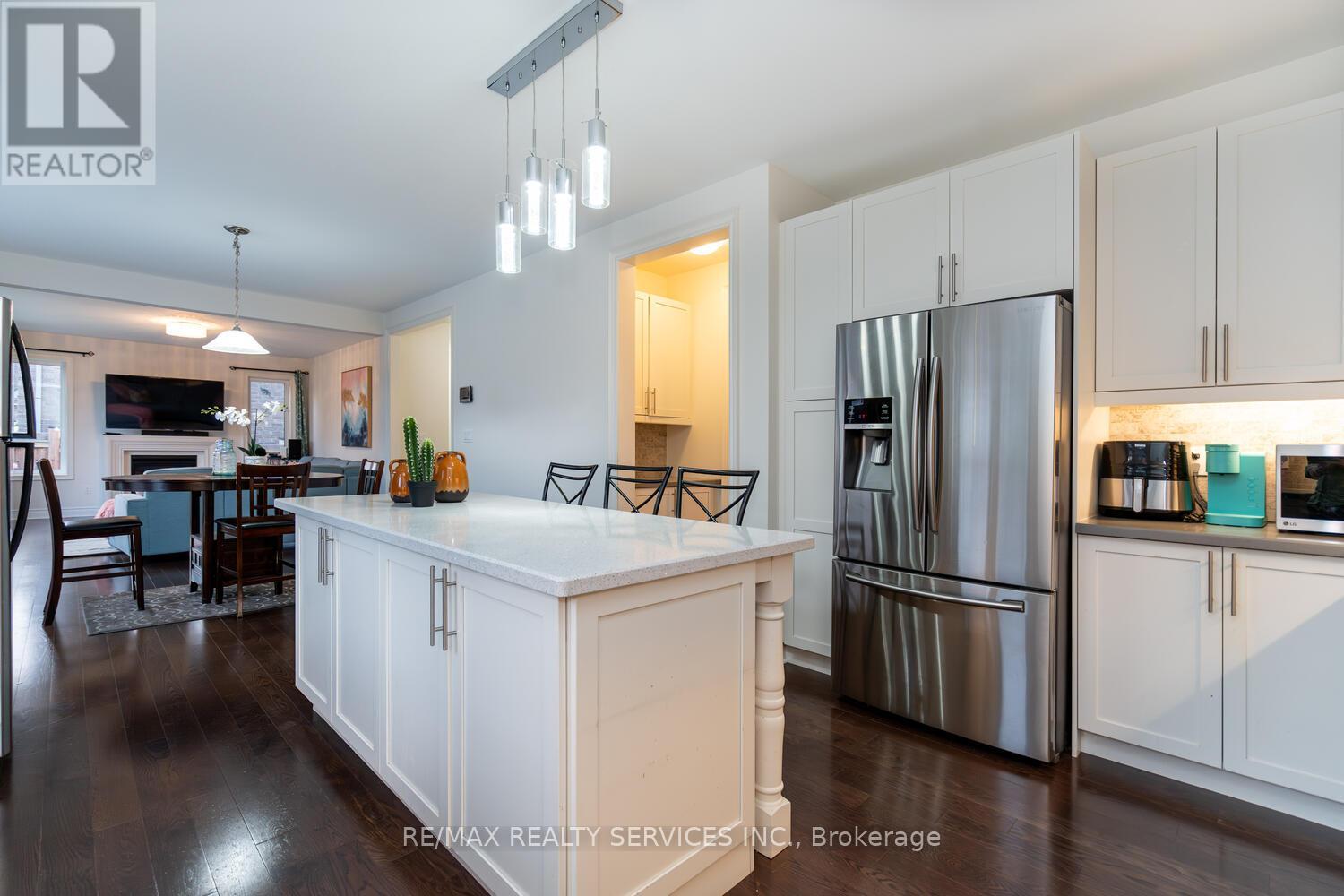 28 Stonegate Avenue, Mono, Ontario  L9W 6X1 - Photo 10 - X12428848
