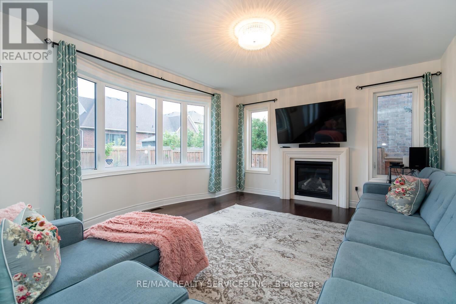 28 Stonegate Avenue, Mono, Ontario  L9W 6X1 - Photo 13 - X12428848
