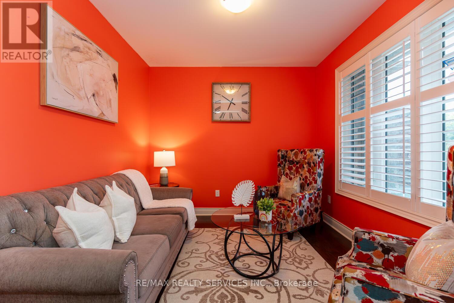 28 Stonegate Avenue, Mono, Ontario  L9W 6X1 - Photo 15 - X12428848