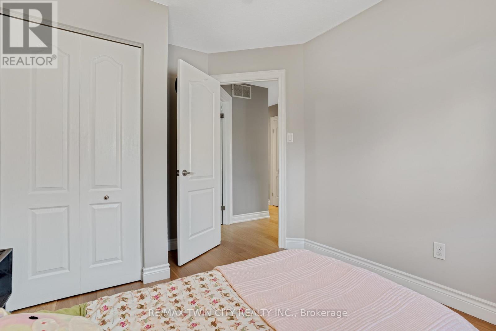 175 Stirling Macgregor Drive, Cambridge, Ontario  N1S 4Z8 - Photo 23 - X12428856