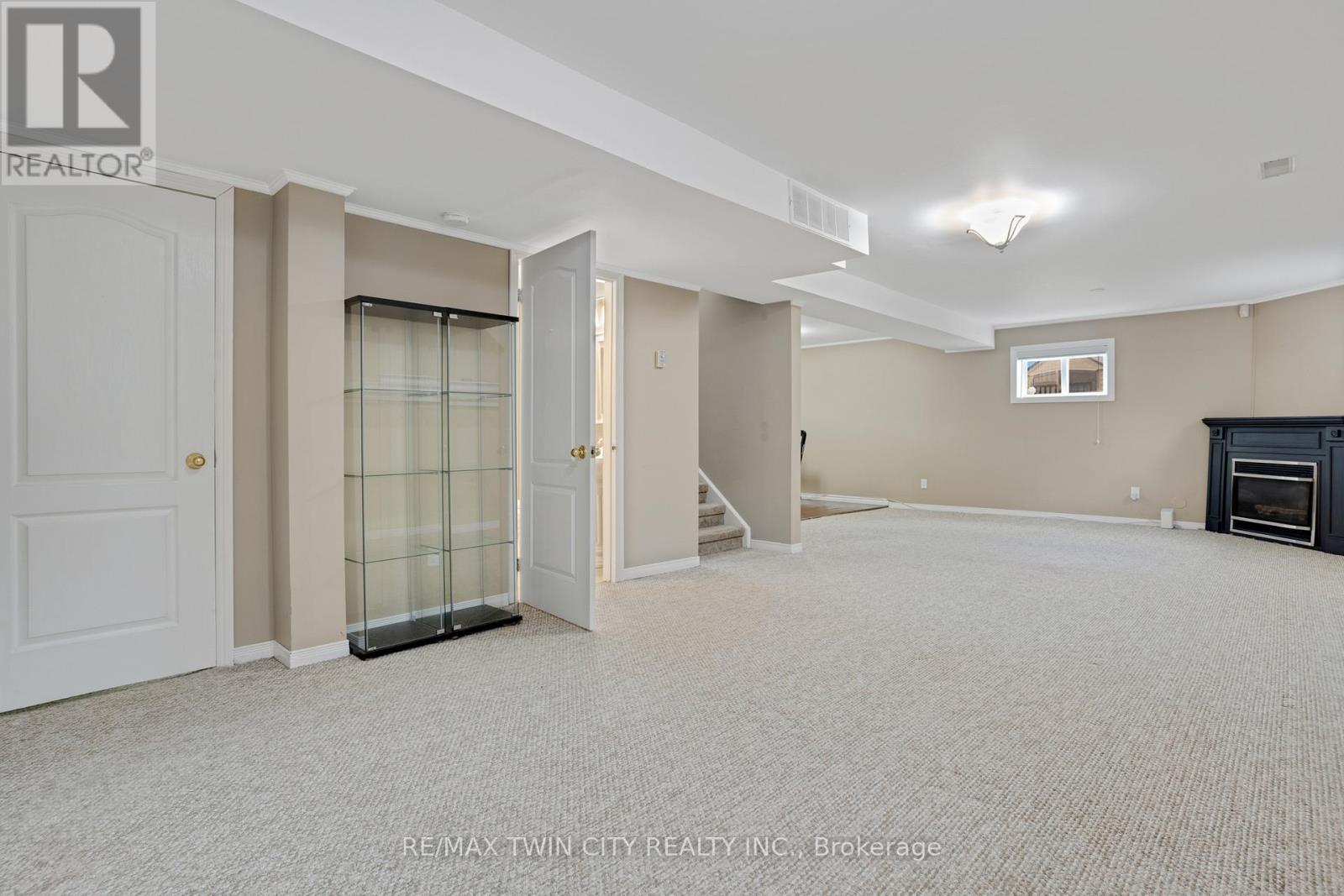175 Stirling Macgregor Drive, Cambridge, Ontario  N1S 4Z8 - Photo 27 - X12428856