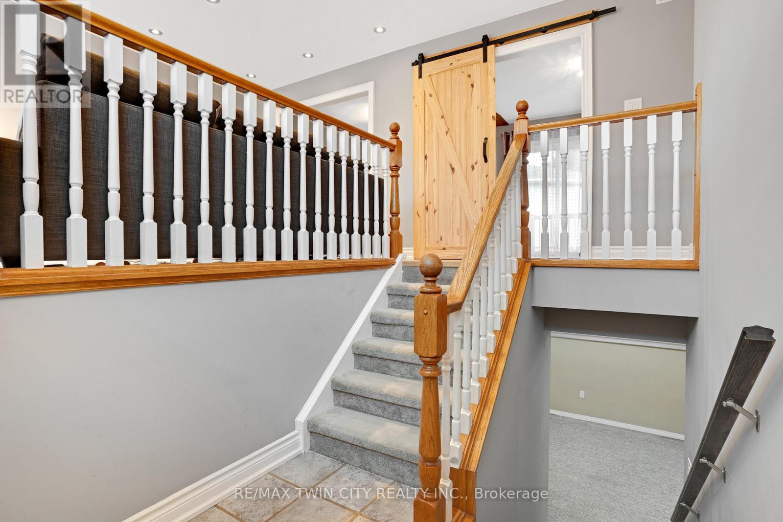 175 Stirling Macgregor Drive, Cambridge, Ontario  N1S 4Z8 - Photo 3 - X12428856