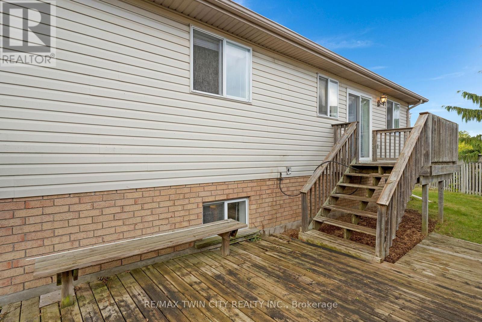 175 Stirling Macgregor Drive, Cambridge, Ontario  N1S 4Z8 - Photo 37 - X12428856