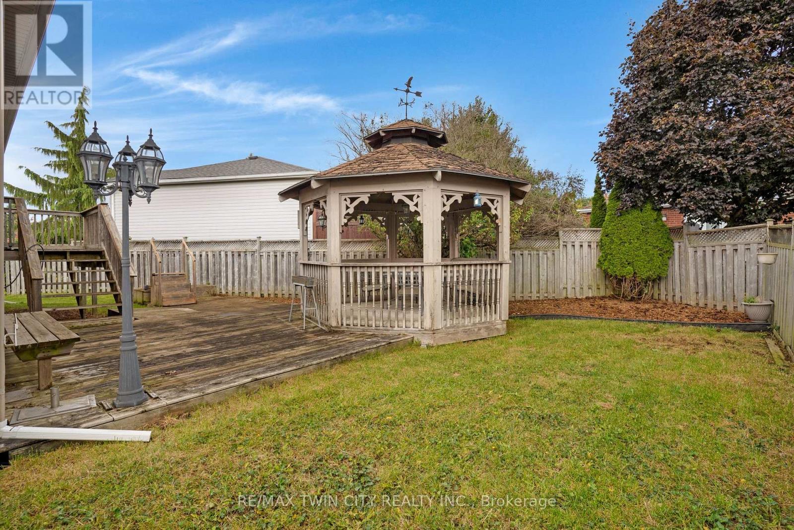 175 Stirling Macgregor Drive, Cambridge, Ontario  N1S 4Z8 - Photo 39 - X12428856
