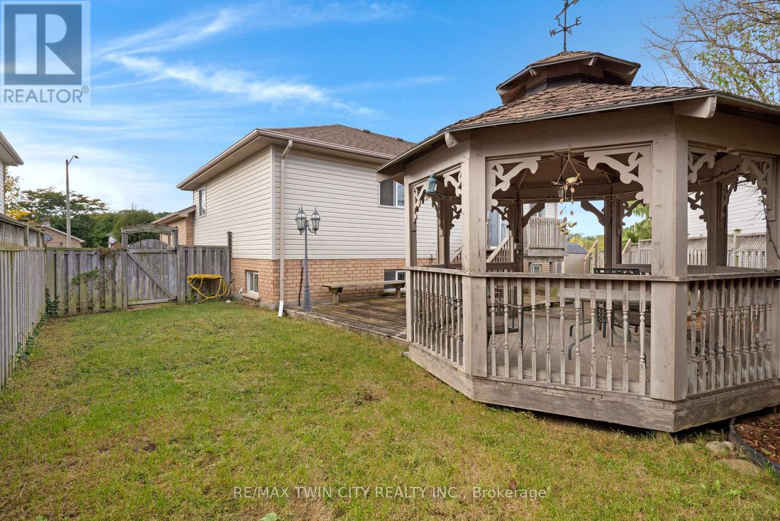 175 Stirling Macgregor Drive, Cambridge, Ontario  N1S 4Z8 - Photo 40 - X12428856