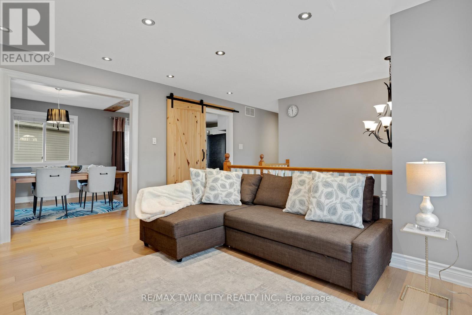 175 Stirling Macgregor Drive, Cambridge, Ontario  N1S 4Z8 - Photo 8 - X12428856