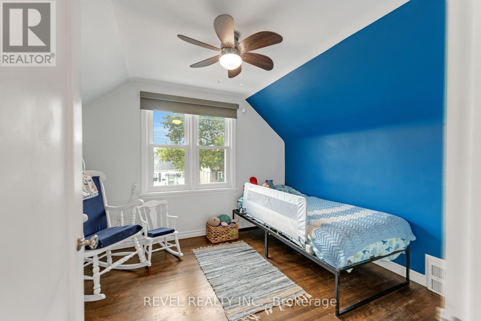 207 Auburn Avenue, Hamilton, Ontario  L8K 3B4 - Photo 10 - X12428871