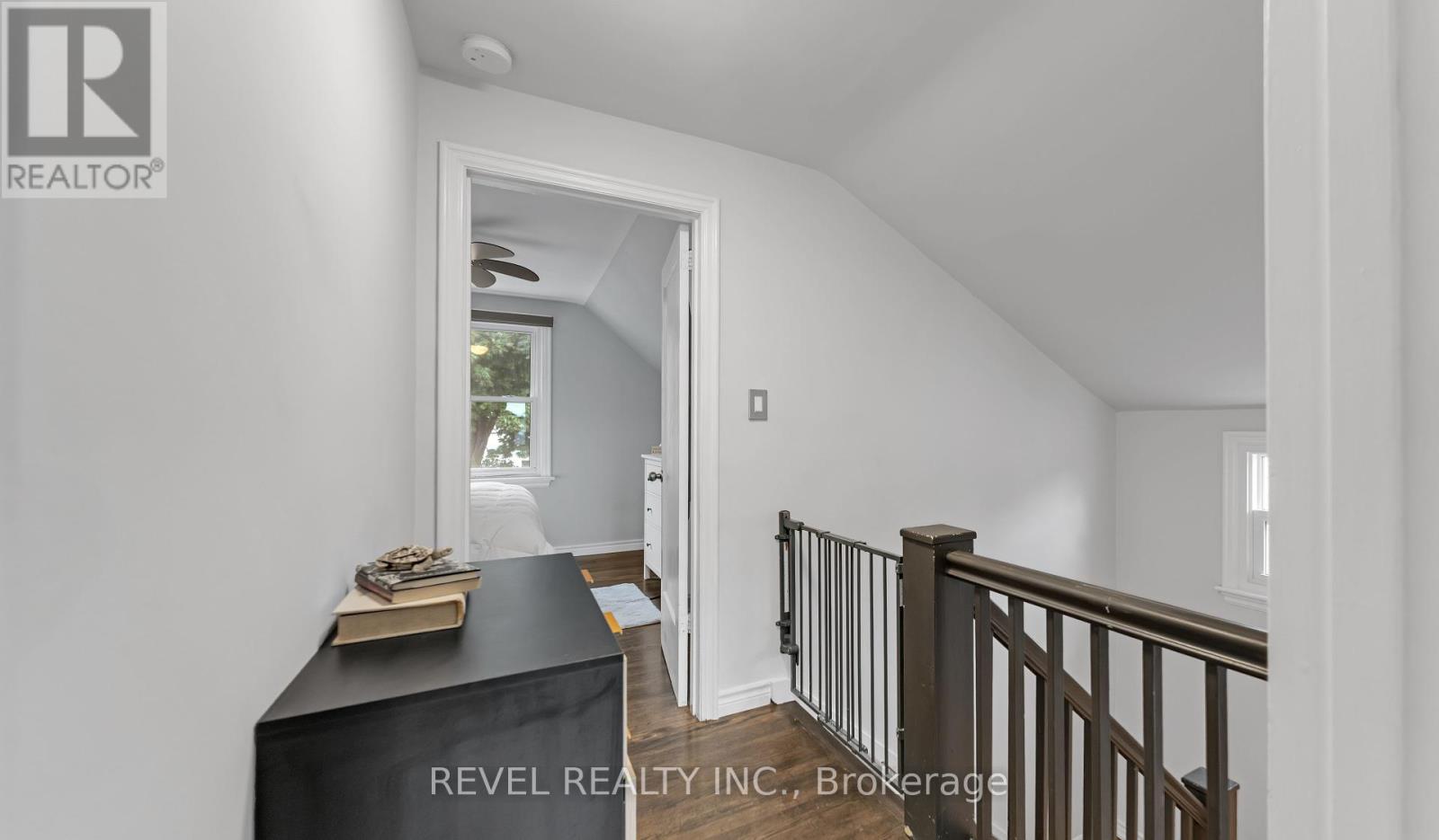 207 Auburn Avenue, Hamilton, Ontario  L8K 3B4 - Photo 11 - X12428871