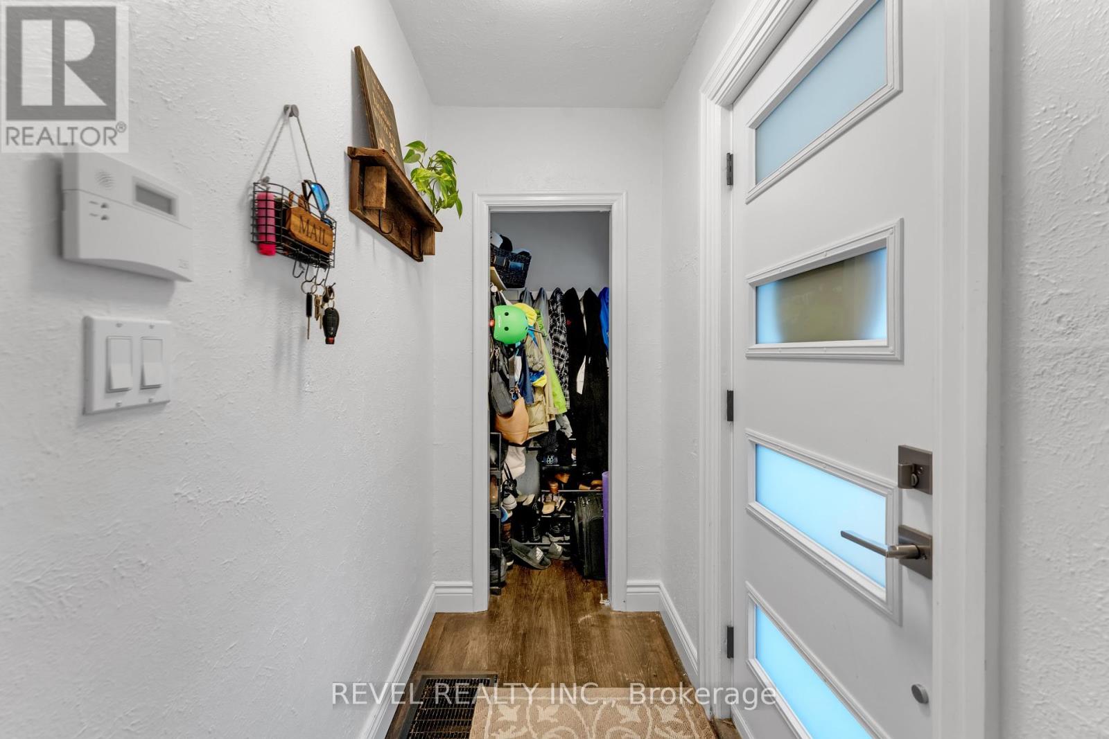 207 Auburn Avenue, Hamilton, Ontario  L8K 3B4 - Photo 12 - X12428871