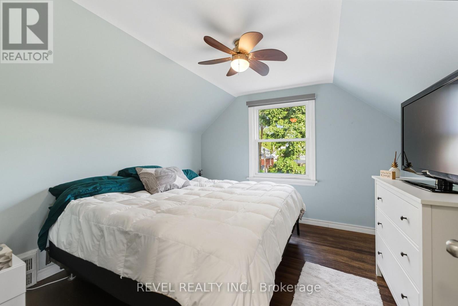 207 Auburn Avenue, Hamilton, Ontario  L8K 3B4 - Photo 22 - X12428871