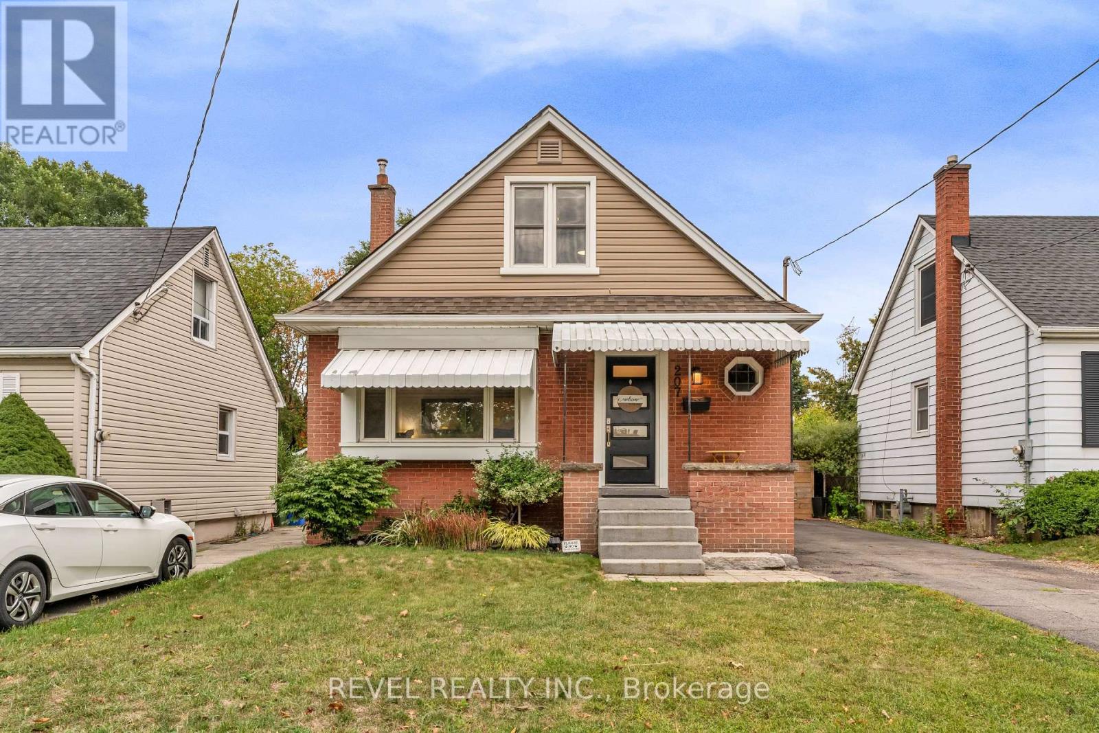 207 Auburn Avenue, Hamilton, Ontario  L8K 3B4 - Photo 4 - X12428871