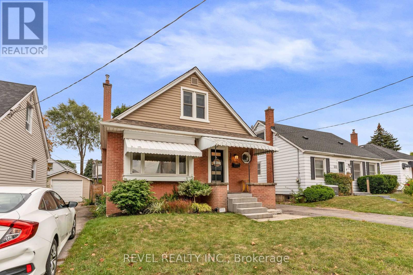 207 Auburn Avenue, Hamilton, Ontario  L8K 3B4 - Photo 5 - X12428871