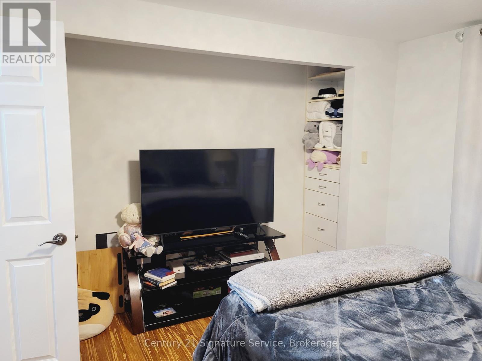 1127 Bleiler Street, Cambridge, Ontario  N3H 5B4 - Photo 11 - X12428879