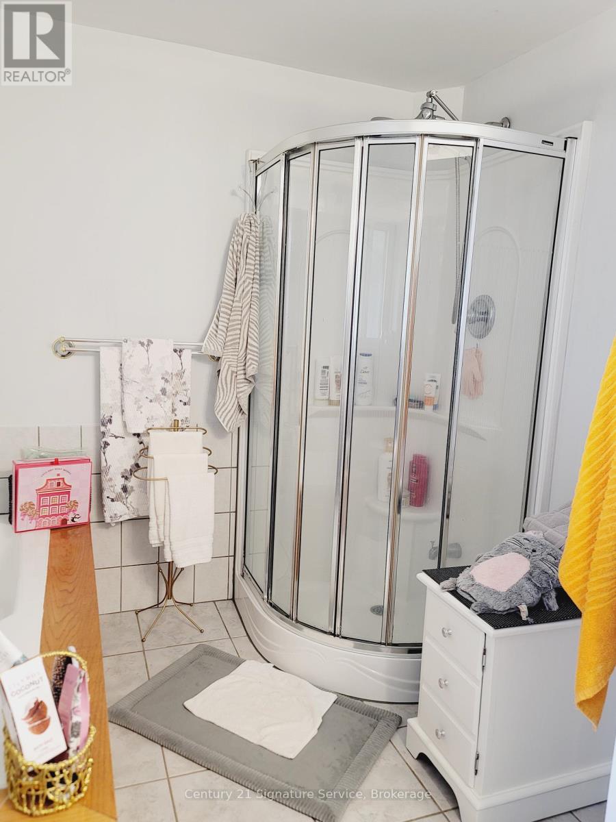 1127 Bleiler Street, Cambridge, Ontario  N3H 5B4 - Photo 13 - X12428879