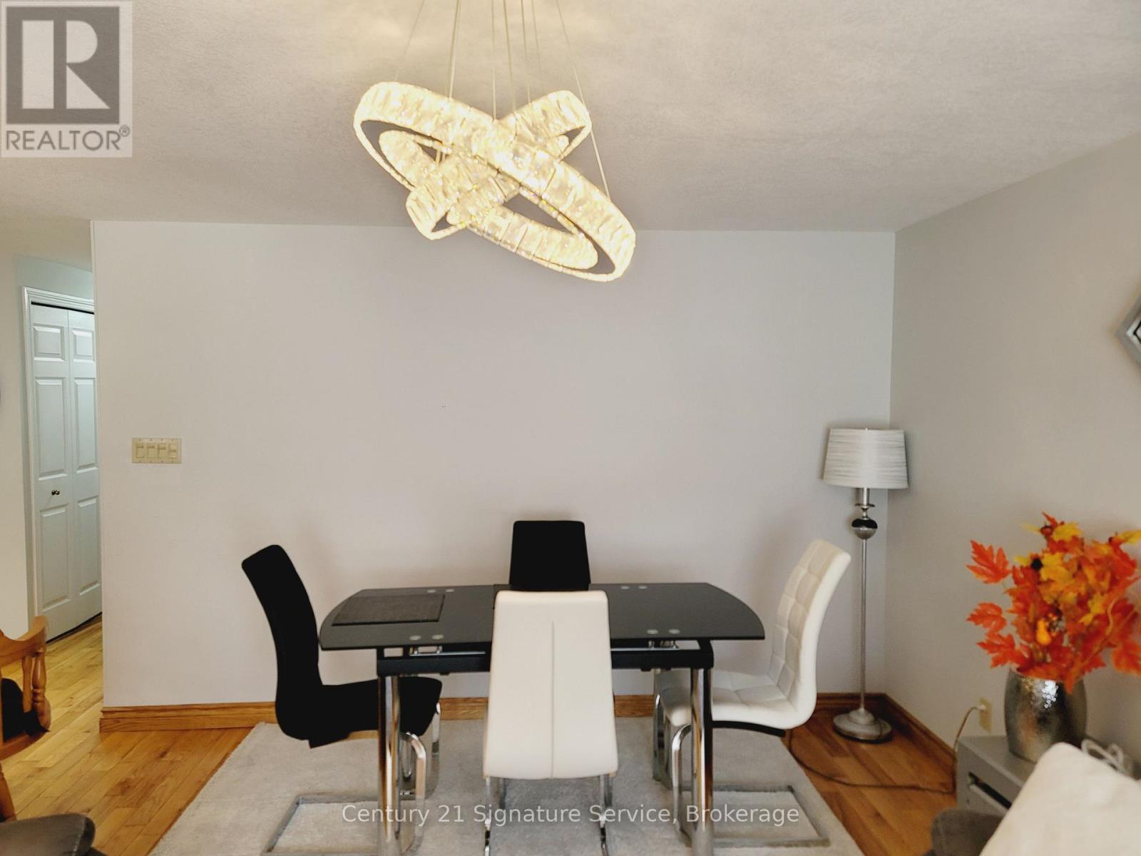 1127 Bleiler Street, Cambridge, Ontario  N3H 5B4 - Photo 5 - X12428879