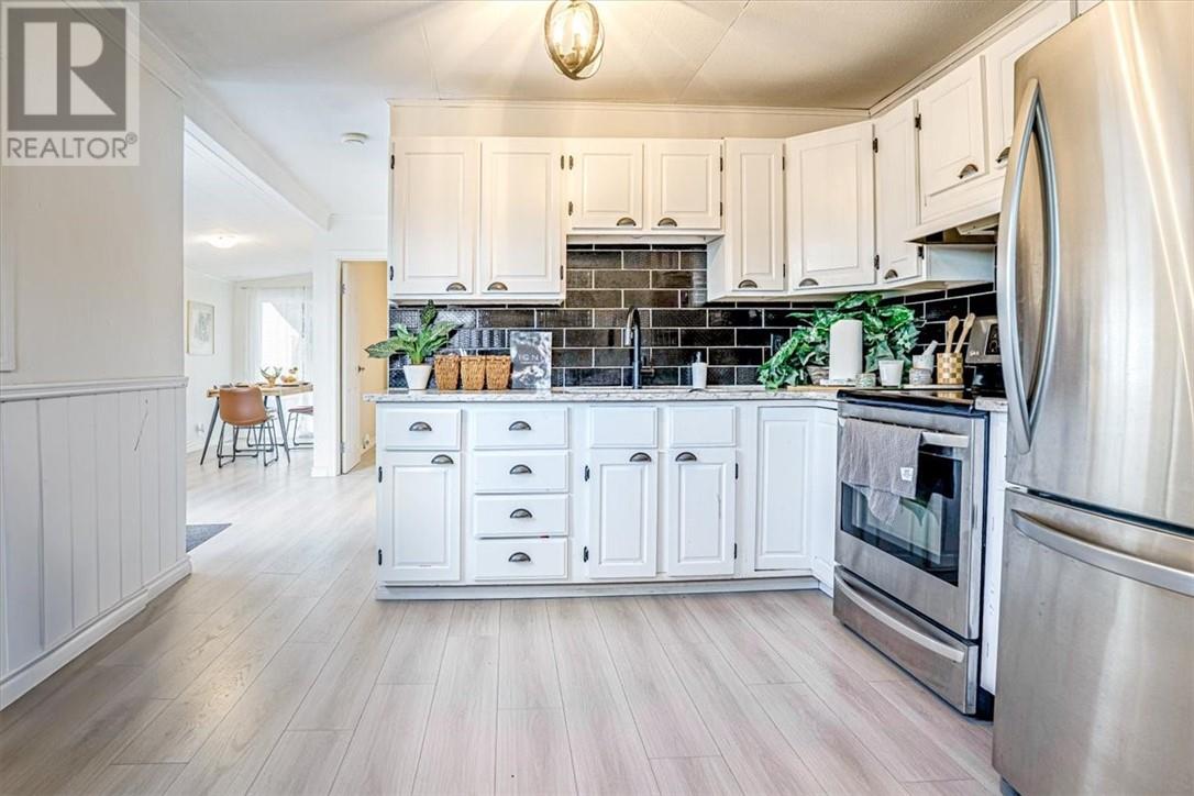 10 Glover Avenue, Sudbury, Ontario  P3C 3J7 - Photo 3 - 2124918