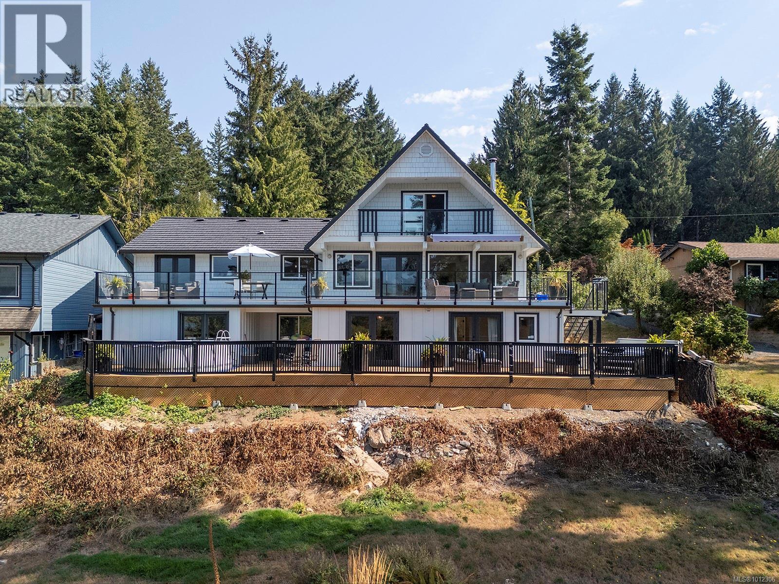 7703 Tozer Rd, Fanny Bay, British Columbia