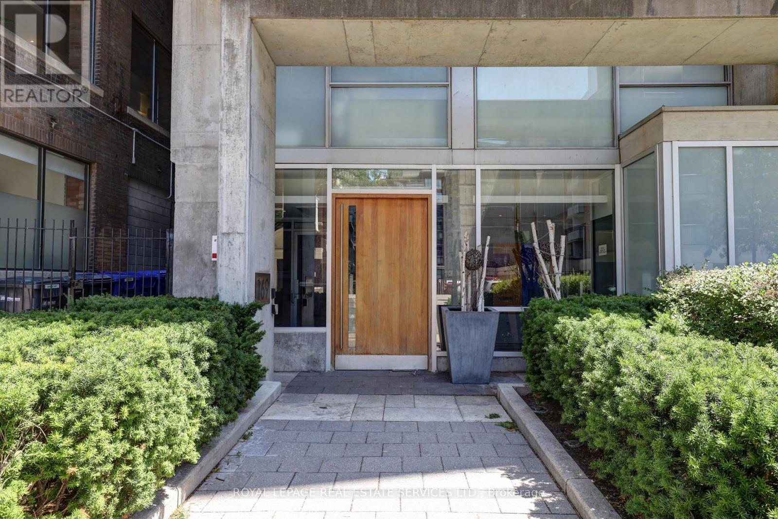 804 - 169 John Street, Toronto, Ontario  M5T 1X3 - Photo 4 - C12378674