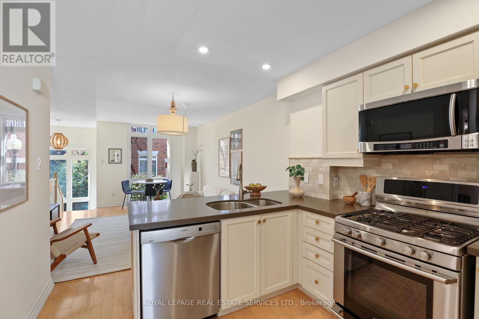 1204 - 12 Sudbury Street, Toronto, Ontario  M6J 3W7 - Photo 14 - C12408484