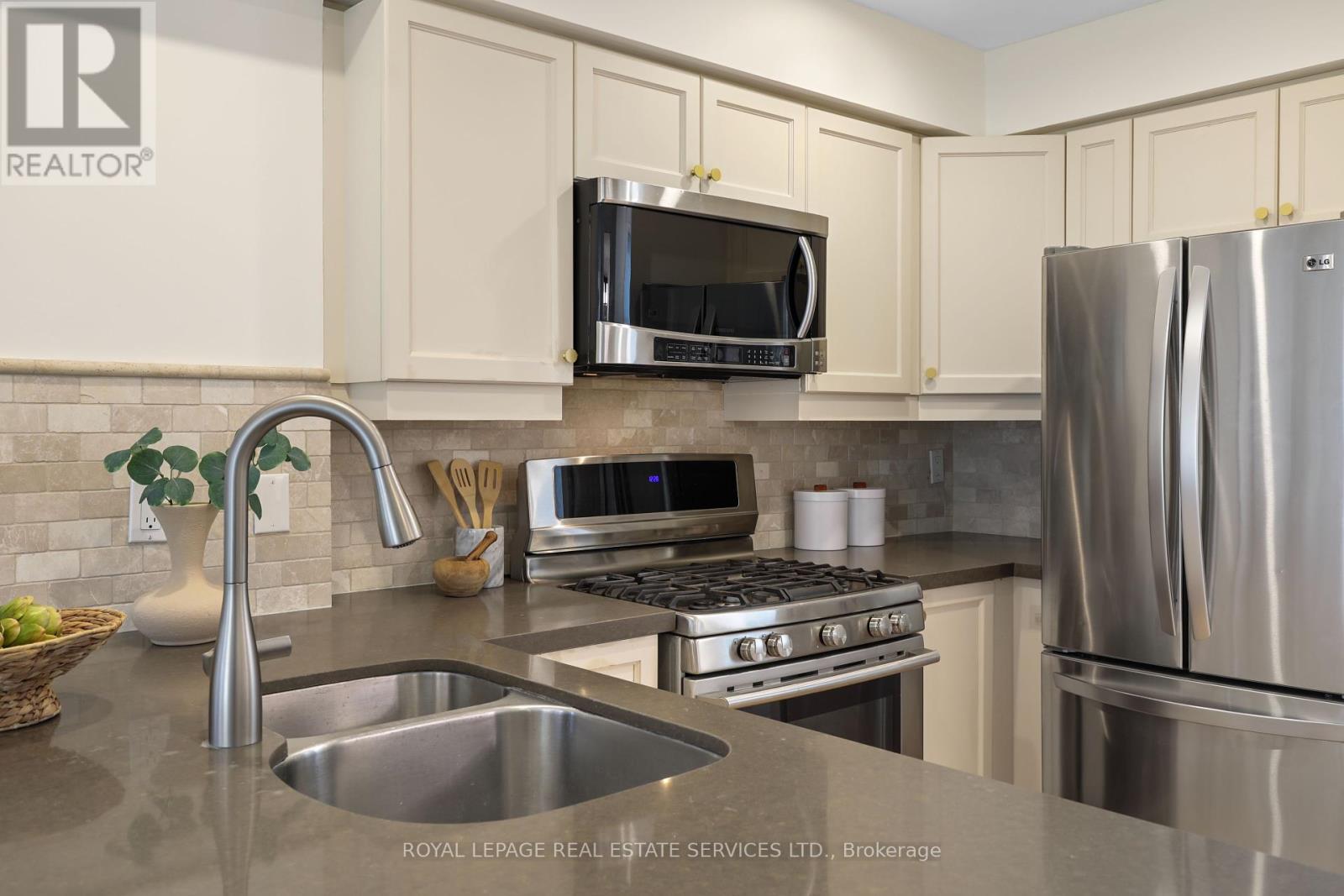 1204 - 12 Sudbury Street, Toronto, Ontario  M6J 3W7 - Photo 12 - C12408484