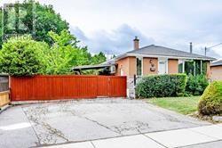 224 Hampton Heath Road, Burlington, Ontario  L7L 4P3 - Photo 2 - W12428867