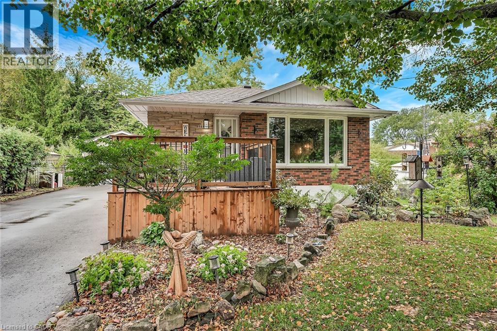 223 Berwick Street, Caledonia, Ontario  N3W 1G1 - Photo 3 - 40773824