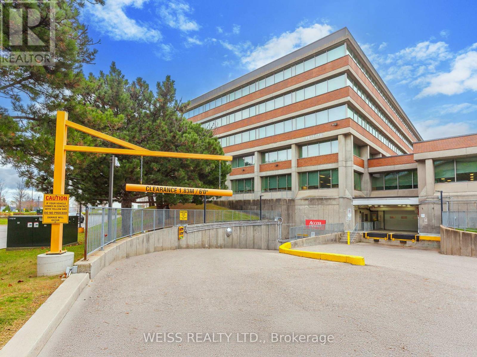 90 WYNFORD DRIVE, Toronto, Ontario