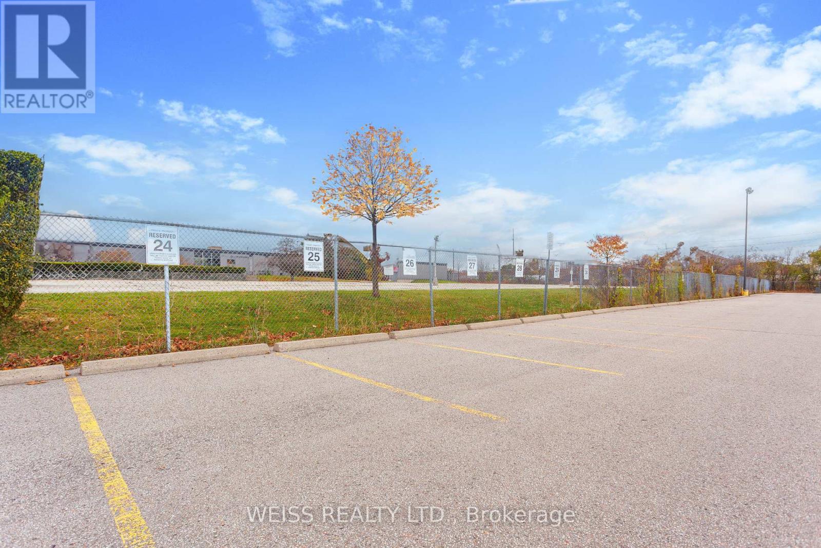 90 Wynford Drive, Toronto, Ontario  M3C 1K5 - Photo 9 - C12428920