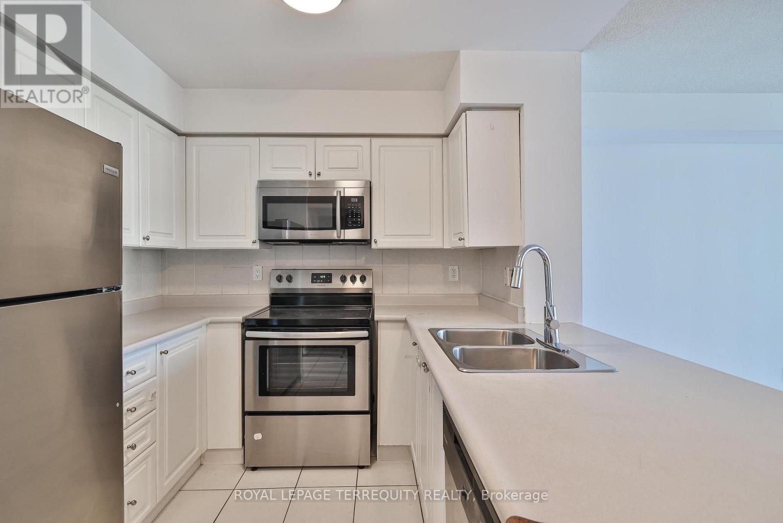 2706 - 4968 Yonge Street, Toronto, Ontario  M2N 7G9 - Photo 10 - C12428968