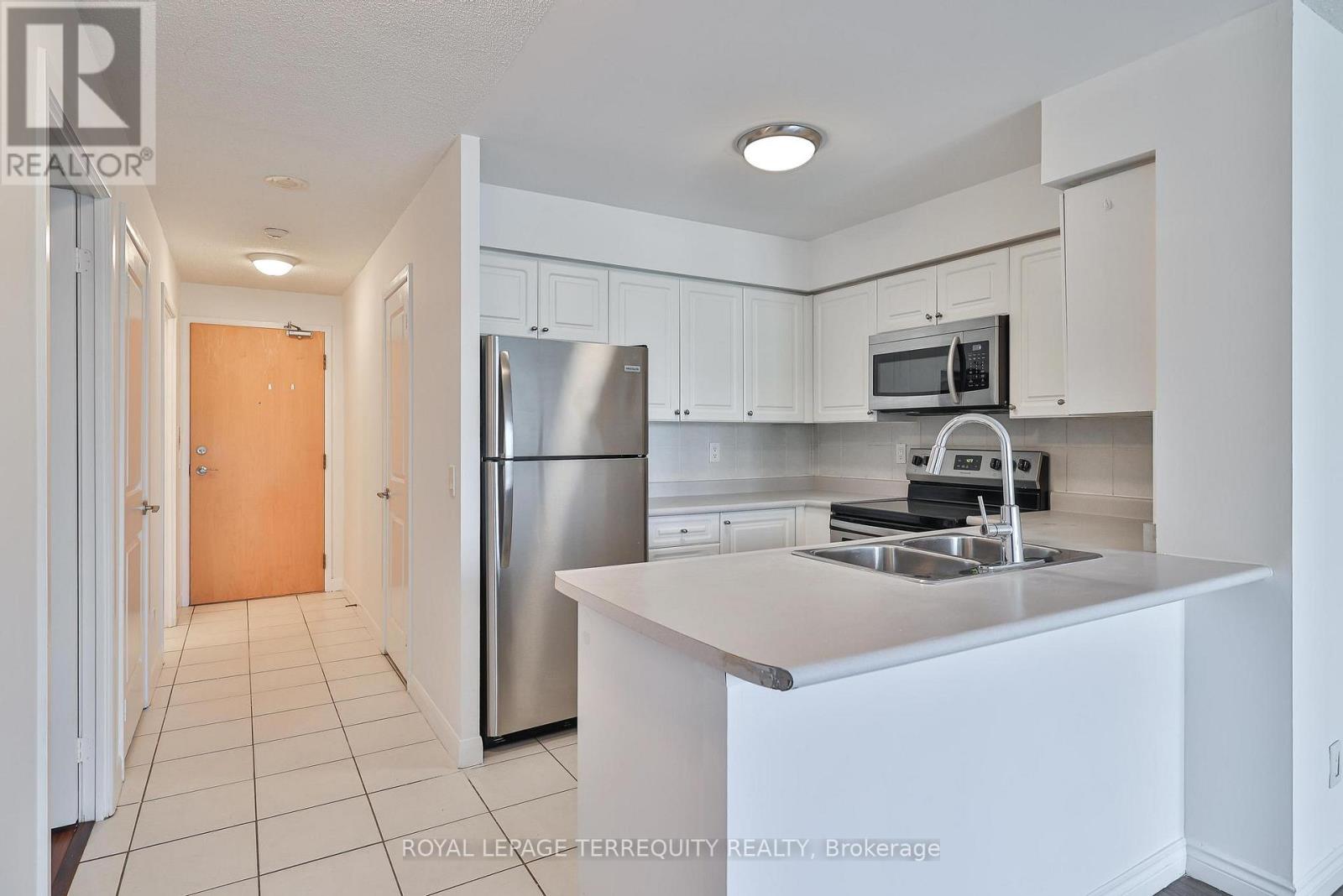 2706 - 4968 Yonge Street, Toronto, Ontario  M2N 7G9 - Photo 11 - C12428968