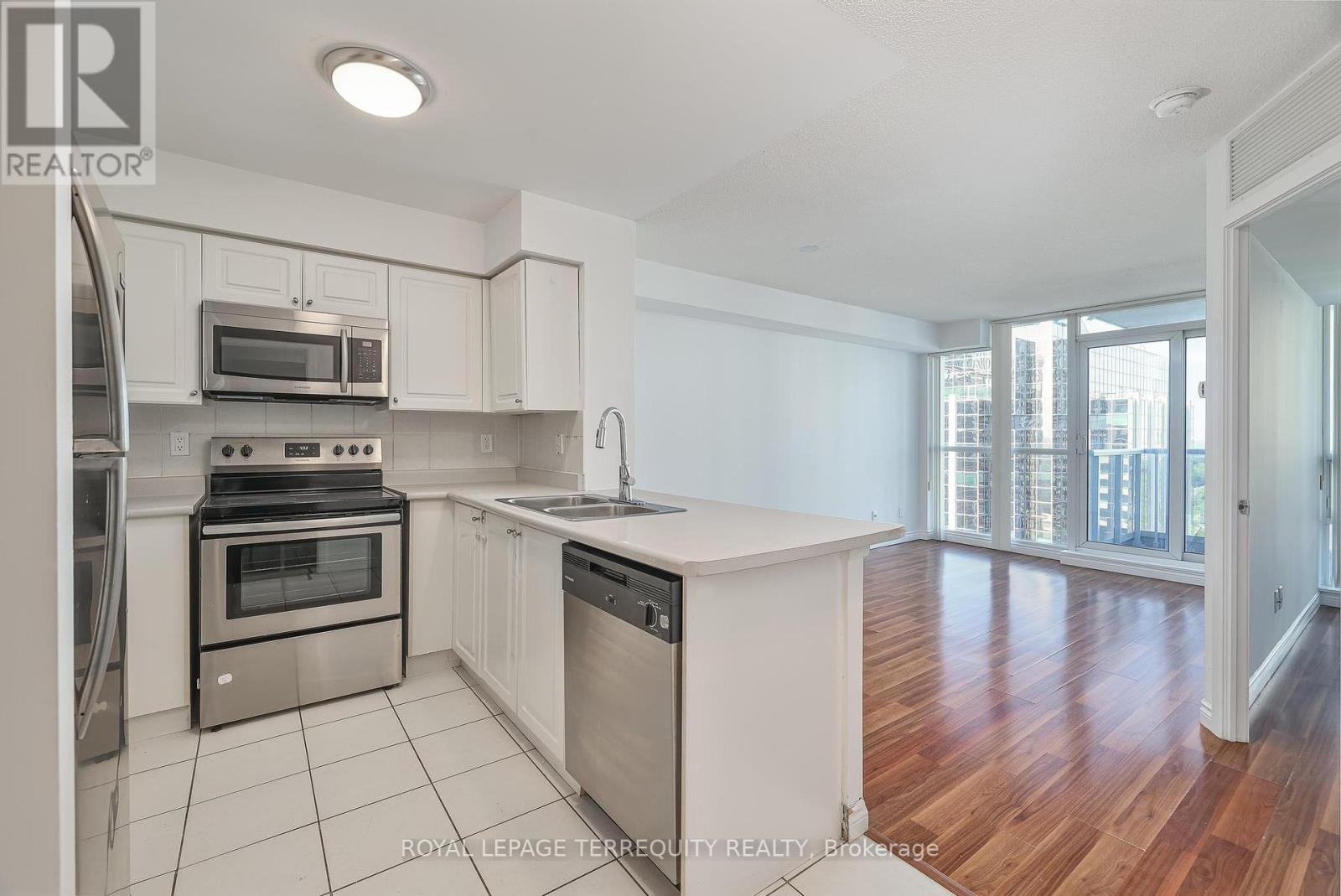 2706 - 4968 Yonge Street, Toronto, Ontario  M2N 7G9 - Photo 6 - C12428968