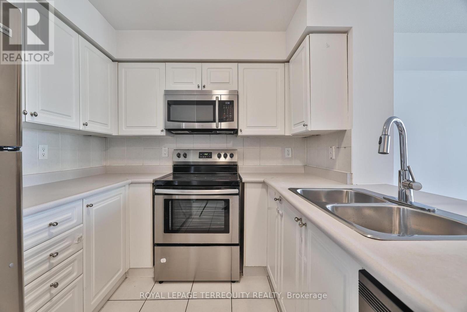2706 - 4968 Yonge Street, Toronto, Ontario  M2N 7G9 - Photo 8 - C12428968